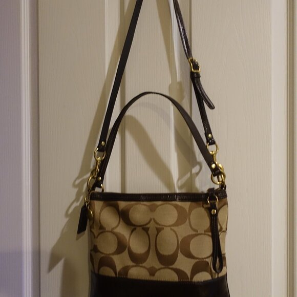 COACH HANDBAG - Picture 4 of 10